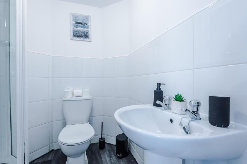 Apartment The Salford Luxe By Parydise - 2-bed City-view Gem - Business-ready, Leisure-friendly Manchester