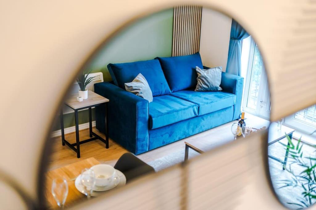 The Salford Luxe By Parydise - 2-bed City-view Gem - Business-ready, Leisure-friendly Manchester