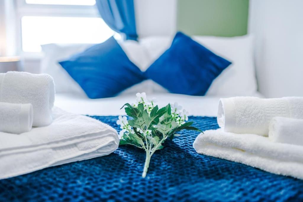 The Salford Luxe By Parydise - 2-bed City-view Gem - Business-ready, Leisure-friendly * Manchester